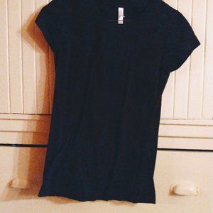 Teens/girls black tee shirt/ Deal 3 tops for $6